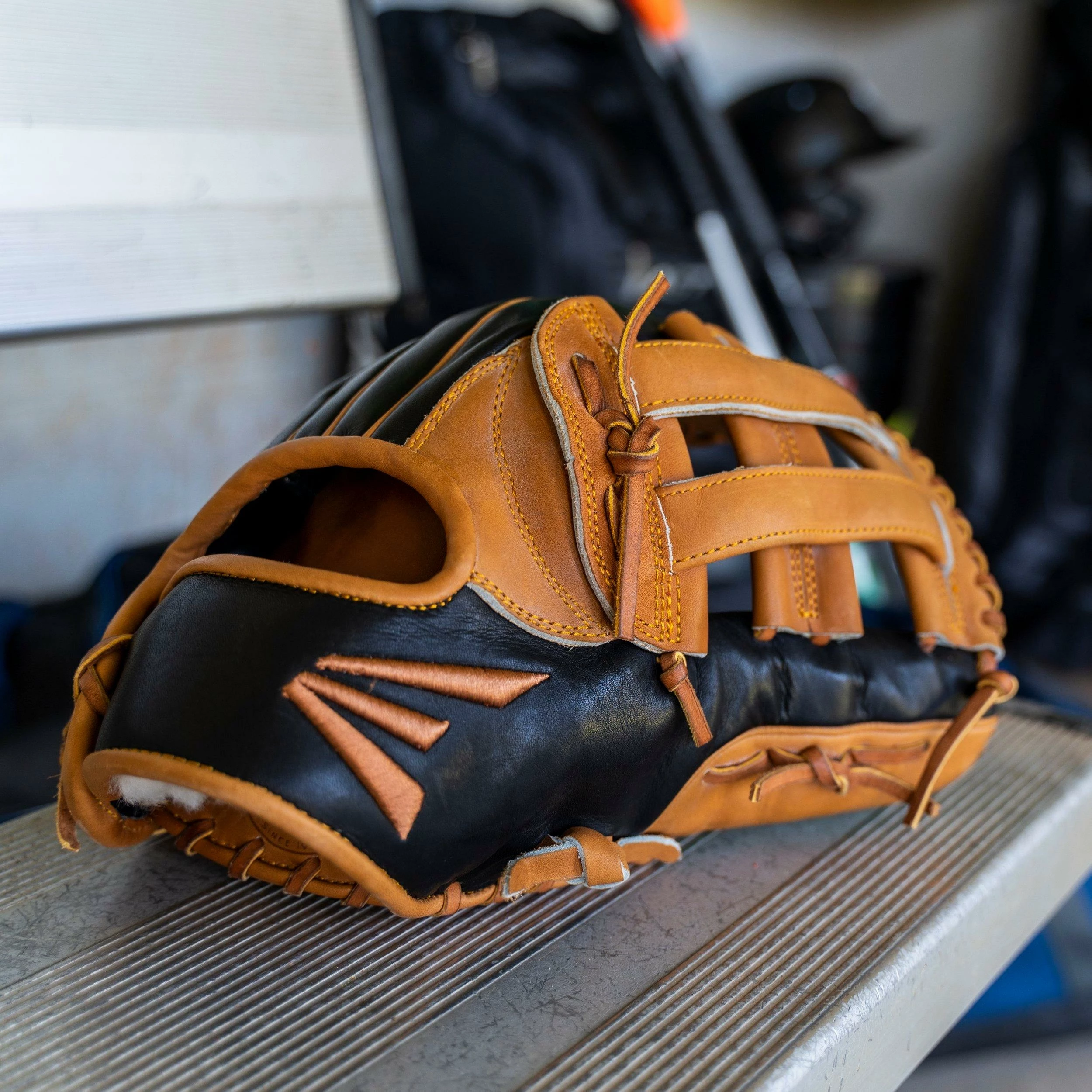 Easton Professional Collection Hybrid HYB PCHC43 12.00" - Infield/Utility Glove - Image 4